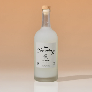 STARTSEITE PURE BOTANICA Premium THC-Getränk | Elegante Cannabis-Infusion in Milchglasflasche